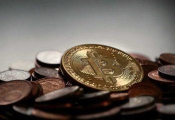 El Salvador adota bitcoin como moeda oficial do país